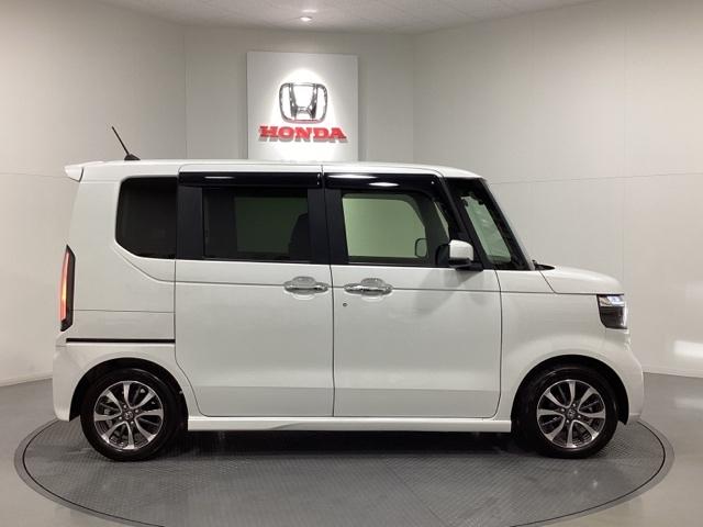 Ｎ－ＢＯＸカスタム ベースグレード　中古スタッドレスタイヤ、純正メモリーナビ、ドライブレコーダー前後装着＋ＥＴＣ付　当社デモカー　Ｗ電動ドア　ＵＳＢ接続　ＣＭＢＳ　Ｄレコ　１オーナー　ベンチシート　オートエアコン　スマートキ　ＬＥＤ（6枚目）