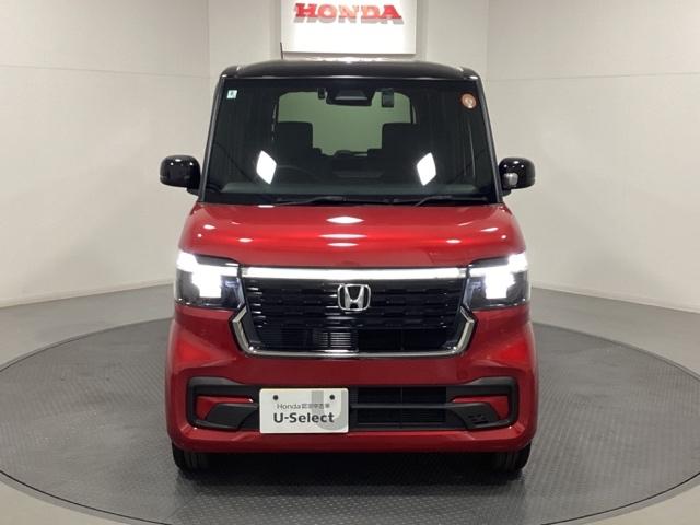 Ｎ－ＢＯＸカスタム ターボコーディネートスタイル　中古スタッドレスタイヤ、純正メモリーナビ、ドライブレコーダー前後装着＋ＥＴＣ付　当社デモカー　サイドエアバッグ　ＬＥＤライト　前席シートヒーター　フルセグＴＶ　スマキー　ＤＶＤ　ＶＳＡ　ベンチシート（4枚目）