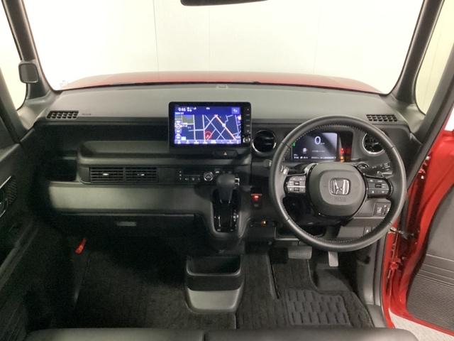 Ｎ－ＢＯＸカスタム ターボコーディネートスタイル　中古スタッドレスタイヤ、純正メモリーナビ、ドライブレコーダー前後装着＋ＥＴＣ付　当社デモカー　サイドエアバッグ　ＬＥＤライト　前席シートヒーター　フルセグＴＶ　スマキー　ＤＶＤ　ＶＳＡ　ベンチシート（7枚目）