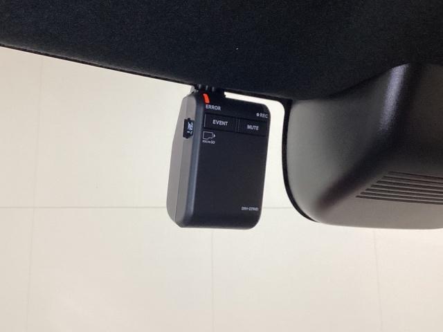 Ｎ－ＢＯＸカスタム ターボコーディネートスタイル　中古スタッドレスタイヤ、純正メモリーナビ、ドライブレコーダー前後装着＋ＥＴＣ付　当社デモカー　サイドエアバッグ　ＬＥＤライト　前席シートヒーター　フルセグＴＶ　スマキー　ＤＶＤ　ＶＳＡ　ベンチシート（21枚目）