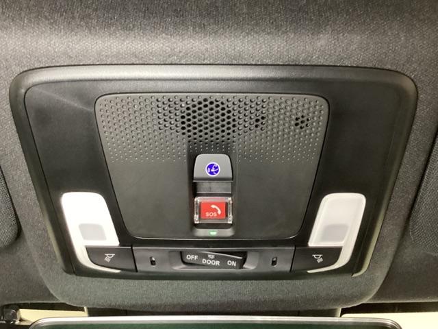 ヴェゼル ｅ：ＨＥＶＰＬａＹ　中古スタッドレスタイヤ、純正メモリーナビ、ドライブレコーダー前後装着＋ＥＴＣ２．０付　当社デモカー　衝突被害軽減ブレーキ　カーテンエアバッグ　盗難防止装置　アイドルストップ　Ｐセンサー　ＡＢＳ　ＥＳＣ（8枚目）