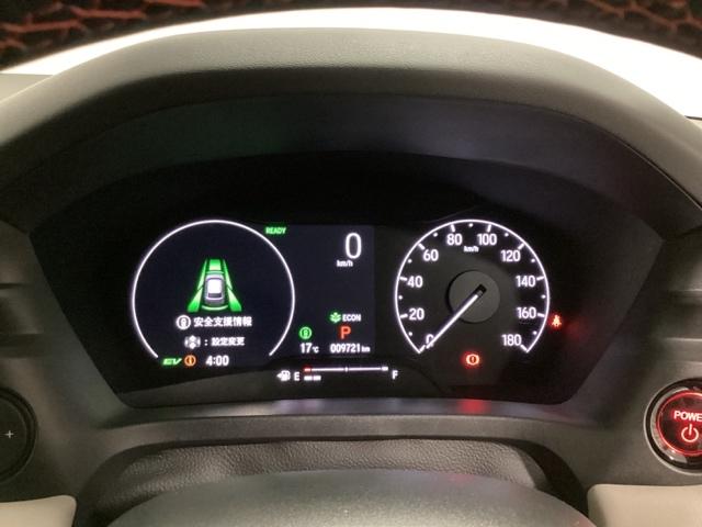 ヴェゼル ｅ：ＨＥＶＰＬａＹ　中古スタッドレスタイヤ、純正メモリーナビ、ドライブレコーダー前後装着＋ＥＴＣ２．０付　当社デモカー　衝突被害軽減ブレーキ　カーテンエアバッグ　盗難防止装置　アイドルストップ　Ｐセンサー　ＡＢＳ　ＥＳＣ（16枚目）