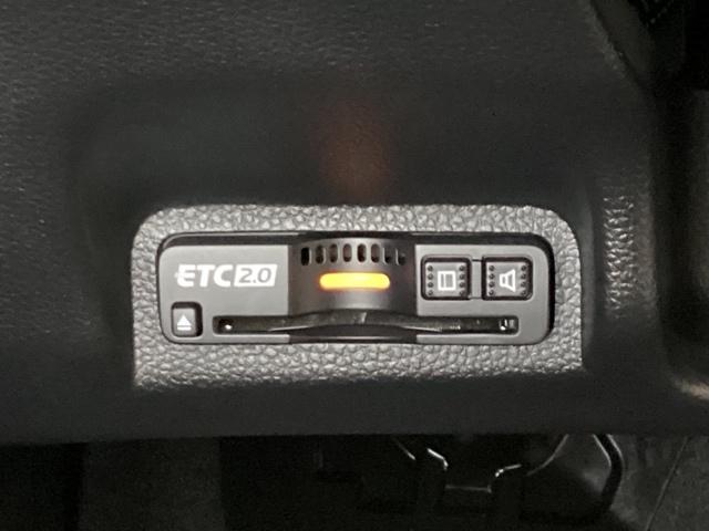 ヴェゼル ｅ：ＨＥＶＰＬａＹ　中古スタッドレスタイヤ、純正メモリーナビ、ドライブレコーダー前後装着＋ＥＴＣ２．０付　当社デモカー　衝突被害軽減ブレーキ　カーテンエアバッグ　盗難防止装置　アイドルストップ　Ｐセンサー　ＡＢＳ　ＥＳＣ（21枚目）