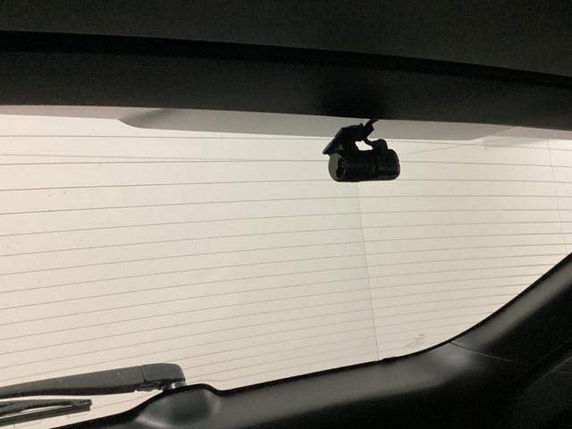 ヴェゼル ｅ：ＨＥＶＰＬａＹ　中古スタッドレスタイヤ、純正メモリーナビ、ドライブレコーダー前後装着＋ＥＴＣ２．０付　当社デモカー　衝突被害軽減ブレーキ　カーテンエアバッグ　盗難防止装置　アイドルストップ　Ｐセンサー　ＡＢＳ　ＥＳＣ（23枚目）