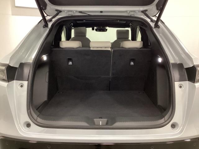 ヴェゼル ｅ：ＨＥＶＰＬａＹ　中古スタッドレスタイヤ、純正メモリーナビ、ドライブレコーダー前後装着＋ＥＴＣ２．０付　当社デモカー　衝突被害軽減ブレーキ　カーテンエアバッグ　盗難防止装置　アイドルストップ　Ｐセンサー　ＡＢＳ　ＥＳＣ（28枚目）