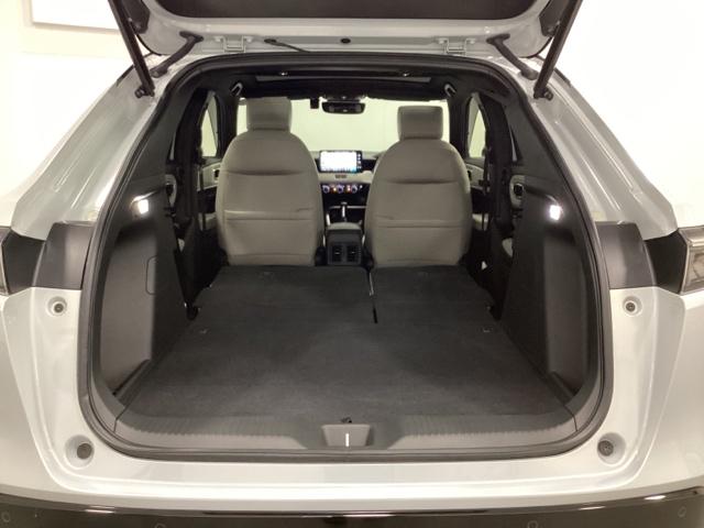 ヴェゼル ｅ：ＨＥＶＰＬａＹ　中古スタッドレスタイヤ、純正メモリーナビ、ドライブレコーダー前後装着＋ＥＴＣ２．０付　当社デモカー　衝突被害軽減ブレーキ　カーテンエアバッグ　盗難防止装置　アイドルストップ　Ｐセンサー　ＡＢＳ　ＥＳＣ（29枚目）