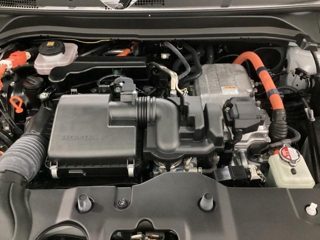 ヴェゼル ｅ：ＨＥＶＰＬａＹ　中古スタッドレスタイヤ、純正メモリーナビ、ドライブレコーダー前後装着＋ＥＴＣ２．０付　当社デモカー　衝突被害軽減ブレーキ　カーテンエアバッグ　盗難防止装置　アイドルストップ　Ｐセンサー　ＡＢＳ　ＥＳＣ（30枚目）