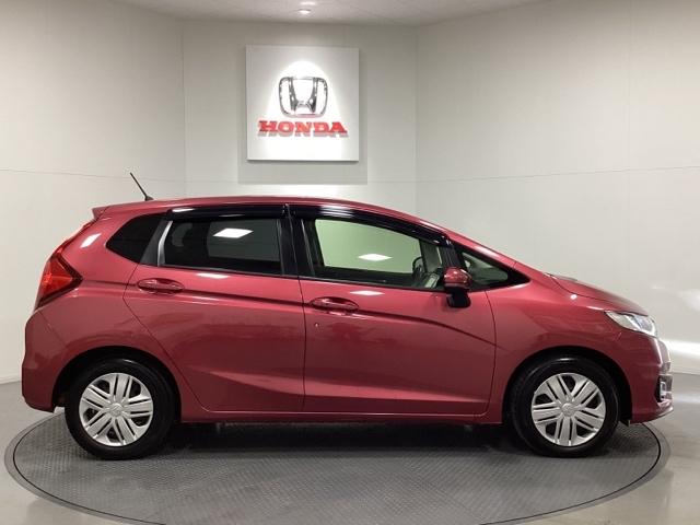 フィット １３Ｇ・Ｌホンダセンシング　光触媒抗菌消臭施工済　地デジフルセグＴＶ　ＥＴＣ車載器　ＤＶＤ再生可　ナビ＆ＴＶ　サイドカーテンエアバック　ＵＳＢ　リアカメラ　エアバック　パワーウインドウ　キーフリーシステム　ＬＥＤライト　ＶＳＡ（4枚目）