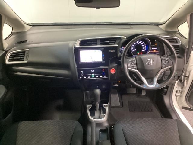 フィット １３Ｇ・Ｌホンダセンシング　光触媒抗菌消臭施工済　地デジフルセグＴＶ　ＥＴＣ車載器　ＤＶＤ再生可　ナビ＆ＴＶ　サイドカーテンエアバック　ＵＳＢ　リアカメラ　エアバック　パワーウインドウ　キーフリーシステム　ＬＥＤライト　ＶＳＡ（5枚目）