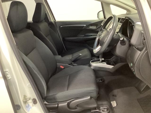 フィット １３Ｇ・Ｌホンダセンシング　光触媒抗菌消臭施工済　地デジフルセグＴＶ　ＥＴＣ車載器　ＤＶＤ再生可　ナビ＆ＴＶ　サイドカーテンエアバック　ＵＳＢ　リアカメラ　エアバック　パワーウインドウ　キーフリーシステム　ＬＥＤライト　ＶＳＡ（16枚目）