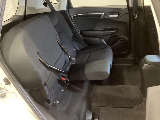 フィット １３Ｇ・Ｌホンダセンシング　光触媒抗菌消臭施工済　地デジフルセグＴＶ　ＥＴＣ車載器　ＤＶＤ再生可　ナビ＆ＴＶ　サイドカーテンエアバック　ＵＳＢ　リアカメラ　エアバック　パワーウインドウ　キーフリーシステム　ＬＥＤライト　ＶＳＡ（17枚目）