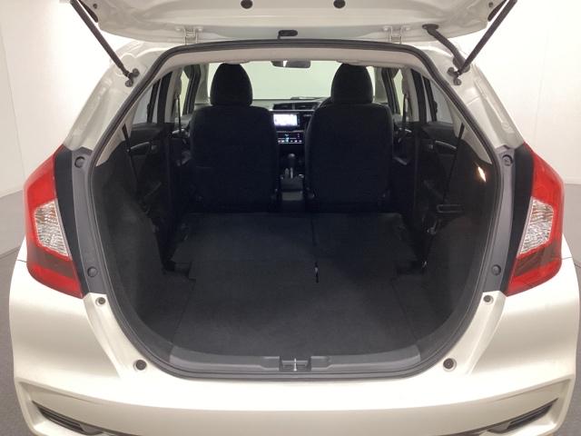 フィット １３Ｇ・Ｌホンダセンシング　光触媒抗菌消臭施工済　地デジフルセグＴＶ　ＥＴＣ車載器　ＤＶＤ再生可　ナビ＆ＴＶ　サイドカーテンエアバック　ＵＳＢ　リアカメラ　エアバック　パワーウインドウ　キーフリーシステム　ＬＥＤライト　ＶＳＡ（19枚目）