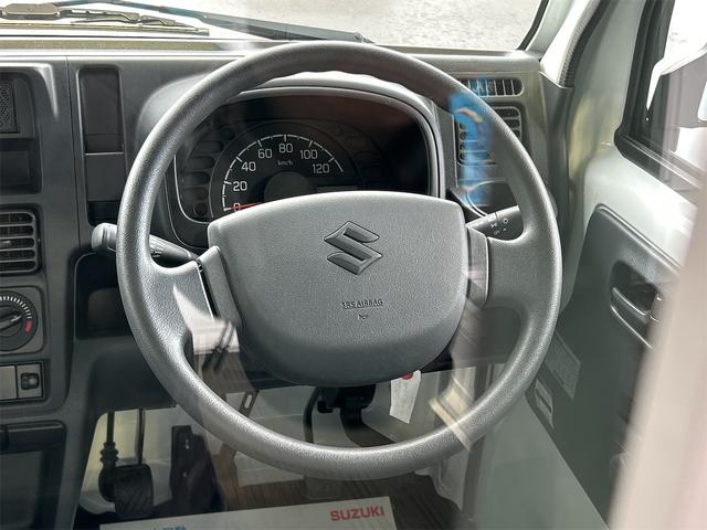 キャリイトラック ＫＣエアコンパワステ　４ＷＤ　マニュアル車　ＦＭ／ＡＭラジオ　マニュアルエアコン　荷台マット　スペアキー　保証付販売車（6枚目）