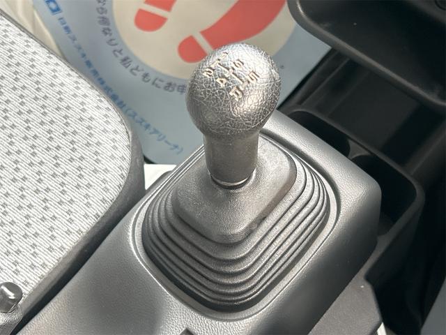 キャリイトラック ＫＣエアコンパワステ　４ＷＤ　マニュアル車　ＦＭ／ＡＭラジオ　マニュアルエアコン　荷台マット　スペアキー　保証付販売車（15枚目）