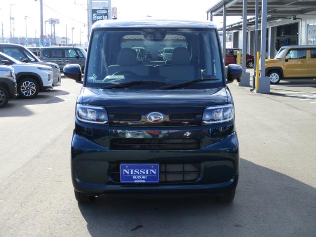 前方はこのような感じとなっております！ヘッドライトの形やグリル等顔つきを確認できます！！