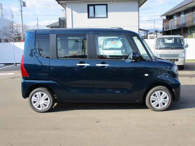 外装横はこのような感じとなっております！ボディカラーやホイールなどのデザインを確認できます！！