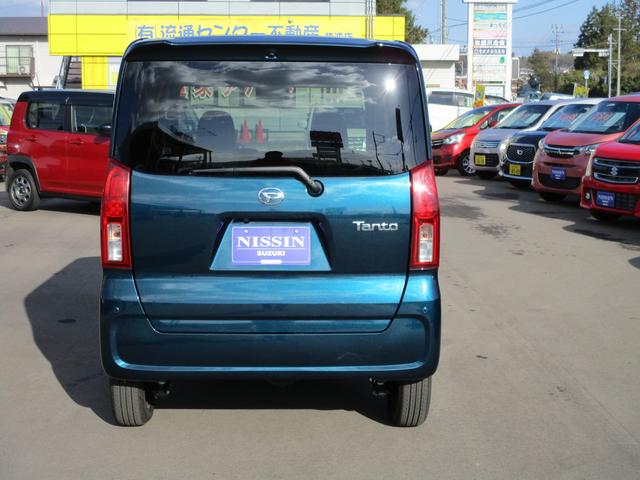 後方はこのような感じとなっております！ロゴデザインやテールランプの形を確認できます！！