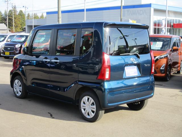 左後方はこのような感じとなっております！ドアバイザー等装備品を確認できます！！