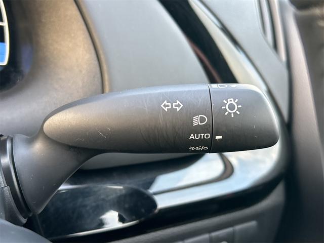 アクア Ｇ　Ｅ－ＦＯＵＲ　４ＷＤ　レンタ　ナビ　バックカメラ　４ＷＤ　ナビ　バックカメラ　ＥＴＣ　オートエアコン　衝突被害軽減システム　プッシュスタート　オートライト（11枚目）