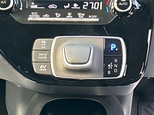 アクア Ｇ　Ｅ－ＦＯＵＲ　４ＷＤ　レンタ　ナビ　バックカメラ　４ＷＤ　ナビ　バックカメラ　ＥＴＣ　オートエアコン　衝突被害軽減システム　プッシュスタート　オートライト（17枚目）