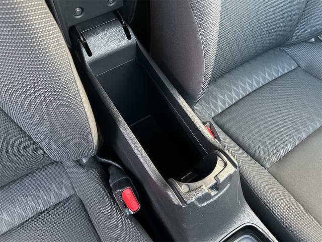 アクア Ｇ　Ｅ－ＦＯＵＲ　４ＷＤ　レンタ　ナビ　バックカメラ　４ＷＤ　ナビ　バックカメラ　ＥＴＣ　オートエアコン　衝突被害軽減システム　プッシュスタート　オートライト（26枚目）