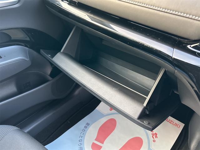 アクア Ｇ　Ｅ－ＦＯＵＲ　４ＷＤ　レンタ　ナビ　バックカメラ　４ＷＤ　ナビ　バックカメラ　ＥＴＣ　オートエアコン　衝突被害軽減システム　プッシュスタート　オートライト（29枚目）