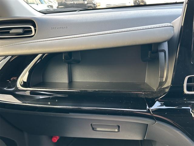 アクア Ｇ　Ｅ－ＦＯＵＲ　４ＷＤ　レンタ　ナビ　バックカメラ　４ＷＤ　ナビ　バックカメラ　ＥＴＣ　オートエアコン　衝突被害軽減システム　プッシュスタート　オートライト（31枚目）