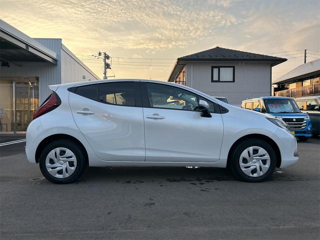 アクア Ｇ　Ｅ－ＦＯＵＲ　４ＷＤ　レンタ　ナビ　バックカメラ　４ＷＤ　ナビ　バックカメラ　ＥＴＣ　オートエアコン　衝突被害軽減システム　プッシュスタート　オートライト（34枚目）