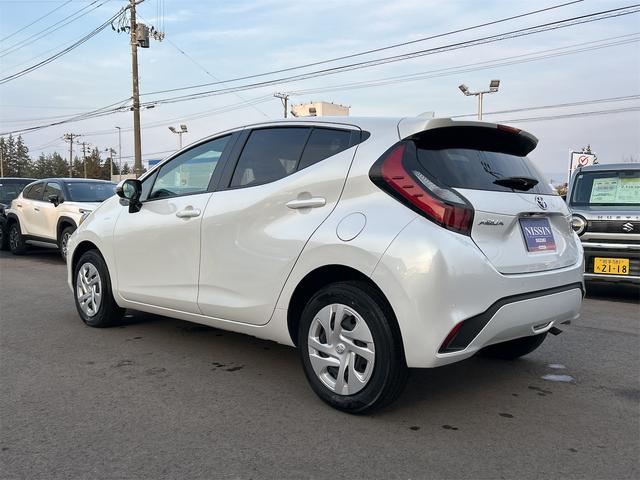 アクア Ｇ　Ｅ－ＦＯＵＲ　４ＷＤ　レンタ　ナビ　バックカメラ　４ＷＤ　ナビ　バックカメラ　ＥＴＣ　オートエアコン　衝突被害軽減システム　プッシュスタート　オートライト（37枚目）