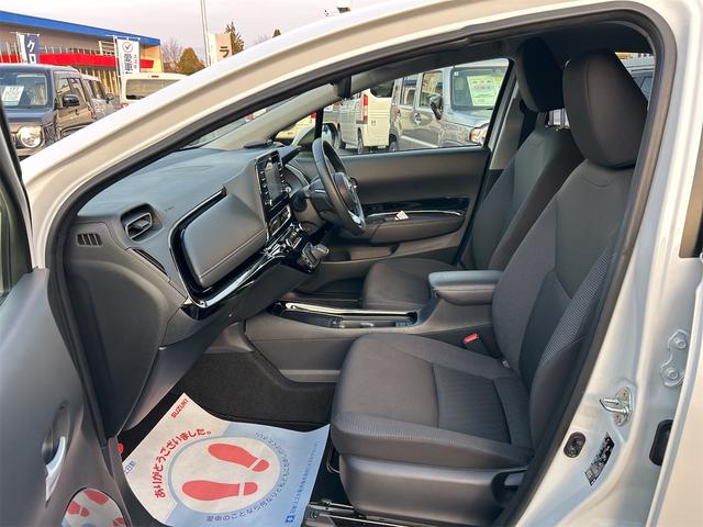 アクア Ｇ　Ｅ－ＦＯＵＲ　４ＷＤ　レンタ　ナビ　バックカメラ　４ＷＤ　ナビ　バックカメラ　ＥＴＣ　オートエアコン　衝突被害軽減システム　プッシュスタート　オートライト（43枚目）