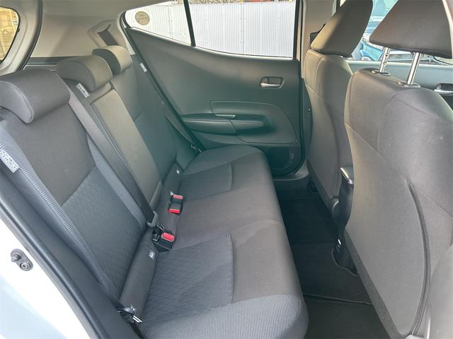 アクア Ｇ　Ｅ－ＦＯＵＲ　４ＷＤ　レンタ　ナビ　バックカメラ　４ＷＤ　ナビ　バックカメラ　ＥＴＣ　オートエアコン　衝突被害軽減システム　プッシュスタート　オートライト（45枚目）