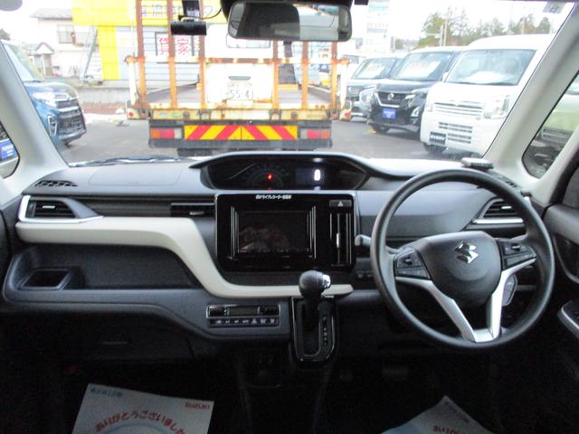 ソリオ ＨＹＢＲＩＤ　ＭＸ　４ＷＤ　レンタカー　ナビ　バックカメラ　ドライブレコーダー　ＥＴＣ　Ｂｌｕｅｔｏｏｔｈ　両側スライド片側パワースライドドア　シートヒーター　オートライト　衝突被害軽減システム　横滑り防止機能　クルーズコントロール　盗難防止システム（5枚目）