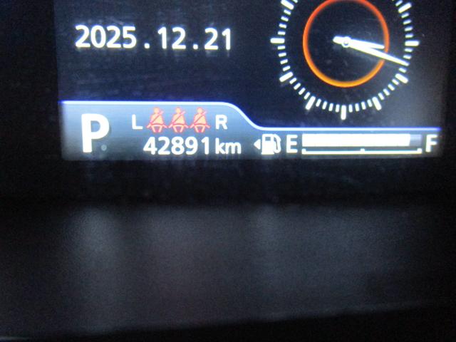 ソリオ ＨＹＢＲＩＤ　ＭＸ　４ＷＤ　レンタカー　ナビ　バックカメラ　ドライブレコーダー　ＥＴＣ　Ｂｌｕｅｔｏｏｔｈ　両側スライド片側パワースライドドア　シートヒーター　オートライト　衝突被害軽減システム　横滑り防止機能　クルーズコントロール　盗難防止システム（7枚目）