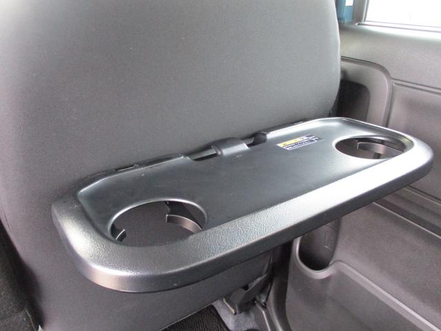 �h�����N�z���_�[�ƃV���b�s���O�t�b�N���t�����܂肽���ݎ��e�[�u���ł��B