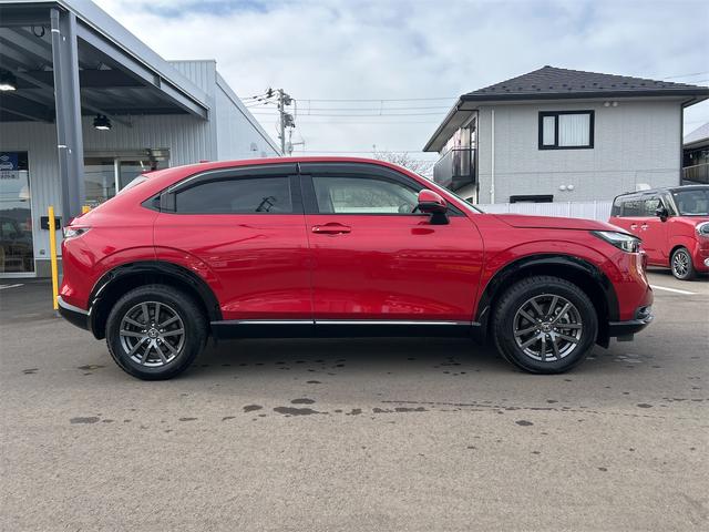 ヴェゼル ｅ：ＨＥＶ　Ｚ　４ＷＤ　純正フルセグナビ　バックカメラ　ＥＴＣ　ドライブレコーダー　Ｂｌｕｅｔｏｏｔｈ　電動リアゲート　衝突被害軽減システム　アイドリングストップ　横滑り防止機能　クルーズコントロール　ヒルディセントコントロール　　盗難防止システム（24枚目）