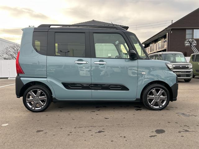 タント ファンクロスターボ　４ＷＤ　純正ディスプレイオーディオ　バックカメラ　フルセグＴＶ　Ｂｌｕｅｔｏｏｔｈ　両側パワースライドドア　シートヒーター　オートライト　衝突被害軽減システム　アイドリングストップ　横滑り防止機能　盗難防止システム（26枚目）