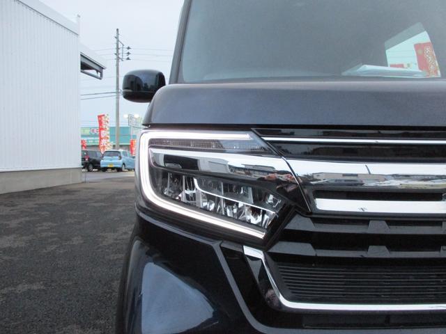 ���V����ԑ��s�����ǍD�Ȏ��E���m�ۂ����S���ĉ^�]�ł���k�d�c�w�b�h���C�g�𑕔��I�_�����x�������A����d�͂��}�����Ă��܂��B��Ԃ̉^�]���y�����Ȃ�܂��ˁ�