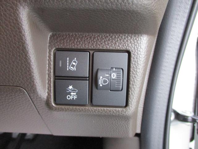 �Փˌx��E�Փˉ���x���u���[�L�͑��s���ɑO���̎ԗ��ƕ��s�҂�F�����Փ˂̊댯��������Ɣ��f�����ꍇ�ɉ^�]��֒��ӊ��N�B�X�Ɋ댯�������܂����ꍇ�ɋً}�u���[�L�Ō������Փ˂̉�����Q�y������^���܂�