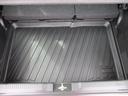 荷室には汚れ防止のマットが付いております。