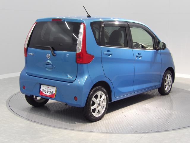 デイズ Ｘ　Ｖセレクション＋セーフティＩＩ　４ＷＤ　運転席シートヒーター　アラウンドビューモニター　エマージェンシーブレーキ　タッチパネルオートエアコン　プッシュスタート　インテリジェントキー（8枚目）