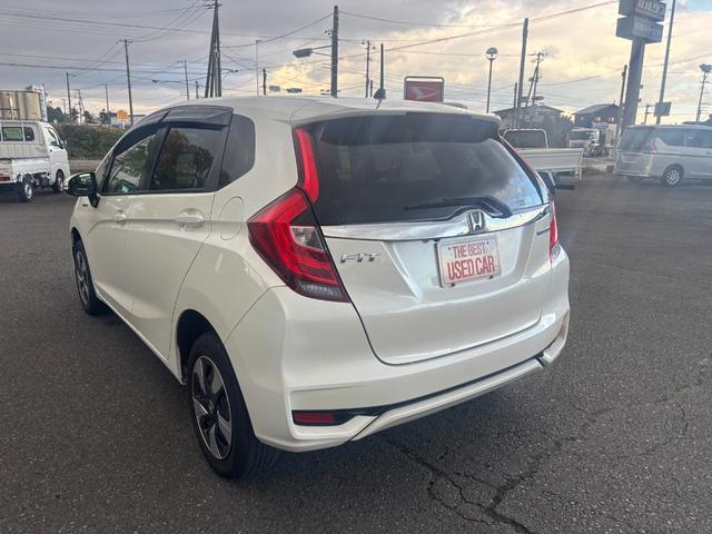 フィットハイブリッド Ｆ　ホンダセンシング　ナビ・ＴＶ・バックカメラ　ＥＴＣ（8枚目）