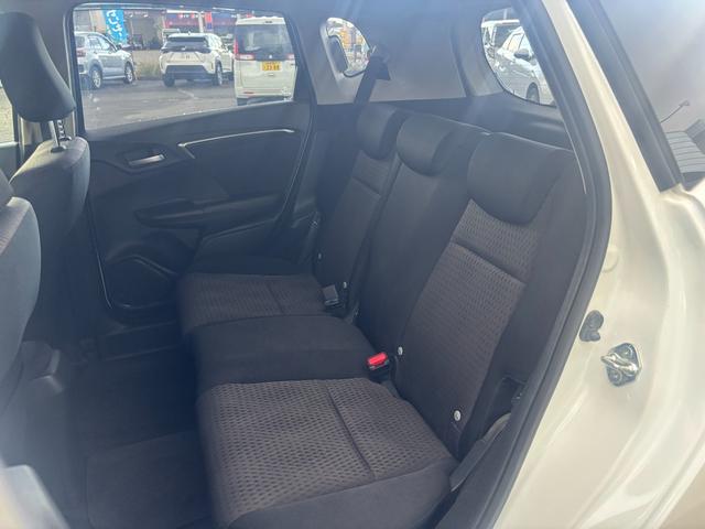 フィットハイブリッド Ｆ　ホンダセンシング　ナビ・ＴＶ・バックカメラ　ＥＴＣ（12枚目）