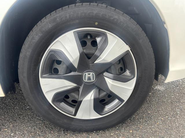 フィットハイブリッド Ｆ　ホンダセンシング　ナビ・ＴＶ・バックカメラ　ＥＴＣ（24枚目）