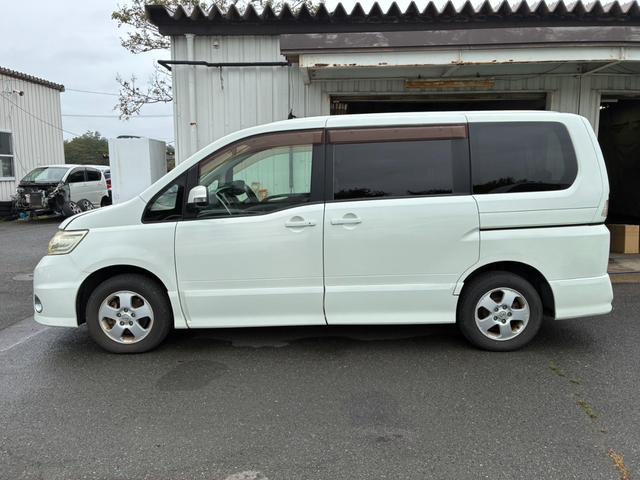 セレナ ハイウェイスター 4WD/両側スライドドア/スマートキー/ダブルエアコン/ナビ/CD・DVD/Bluetooth/フルセグTV/バックカメラ/3列シート/ETC/納車前安心整備(4枚目)