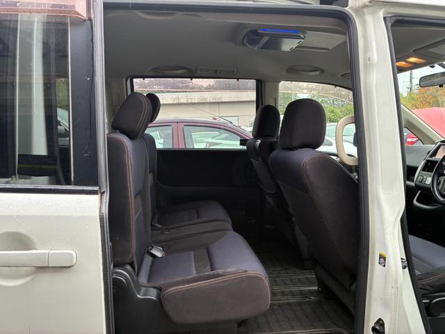 セレナ ハイウェイスター 4WD/両側スライドドア/スマートキー/ダブルエアコン/ナビ/CD・DVD/Bluetooth/フルセグTV/バックカメラ/3列シート/ETC/納車前安心整備(10枚目)