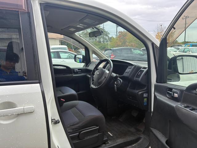 セレナ ハイウェイスター 4WD/両側スライドドア/スマートキー/ダブルエアコン/ナビ/CD・DVD/Bluetooth/フルセグTV/バックカメラ/3列シート/ETC/納車前安心整備(19枚目)