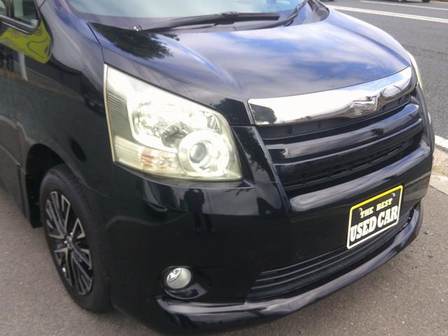 ノア Ｓｉ　４ＷＤ　両側パワースライドドア　プッシュスタート　修復歴無し　地デジＴＶ　ナビ　バックカメラ　社外アルミ（5枚目）