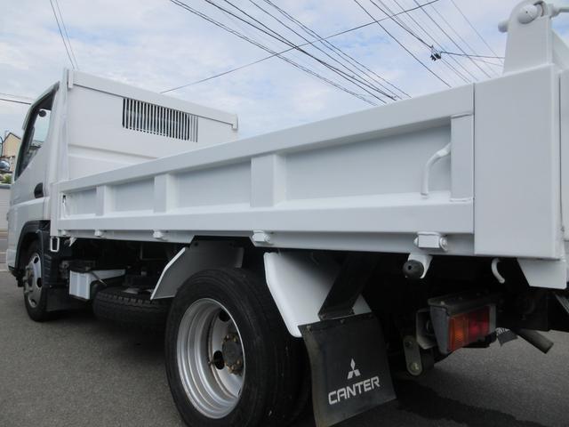 キャンター 全低床　ダンプ　最大積載量２０００ｋｇ　２ｔ　ワンオーナー車　３ペダル　極東製ダンプ　荷台支柱有三方開　荷台再塗装仕上済　荷台床鉄板張仕様　点検整備記録簿多年数分有　荷台内寸長さ２０９ｃｍ・幅１５８ｃｍ・高さ２２ｃｍ（72枚目）