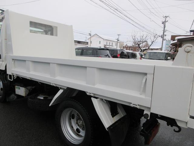 　全低床ダンプ　４ＷＤ　最大積載量２０００ｋｇ　新明和製ダンプ　荷台再塗装仕上済　荷台後方アユミ掛け加工　フルフラットロー　荷台支柱有三方開　切替式パートタイム４ＷＤ(80枚目)