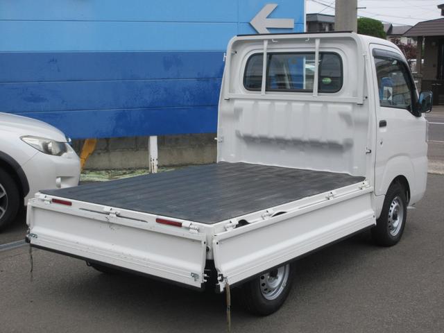 ハイゼットトラック スタンダードＳＡＩＩＩｔ　４ＷＤ　純正ＬＥＤヘッドライト　エアコン　パワステ　ゲートプロテクター　アオリチェーン　荷台床マット　衝突被害軽減装置（19枚目）